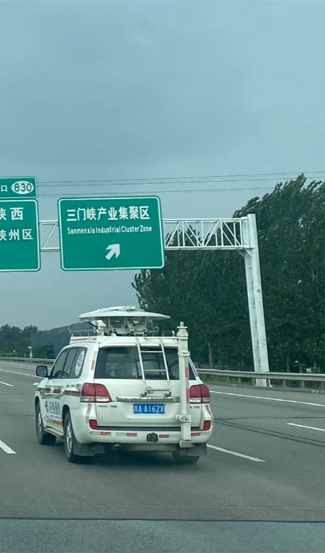 中國電信火速奔赴河南 一路風(fēng)雨無阻_副本(1).jpg